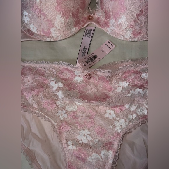 BODY BY VICTORIA
Lace Lightly Lined Demi Bra and panties set in lace detail pink - Picture 4 of 8